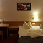 Reinhold Hotel